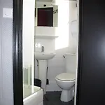 Hostel Peace & Paris