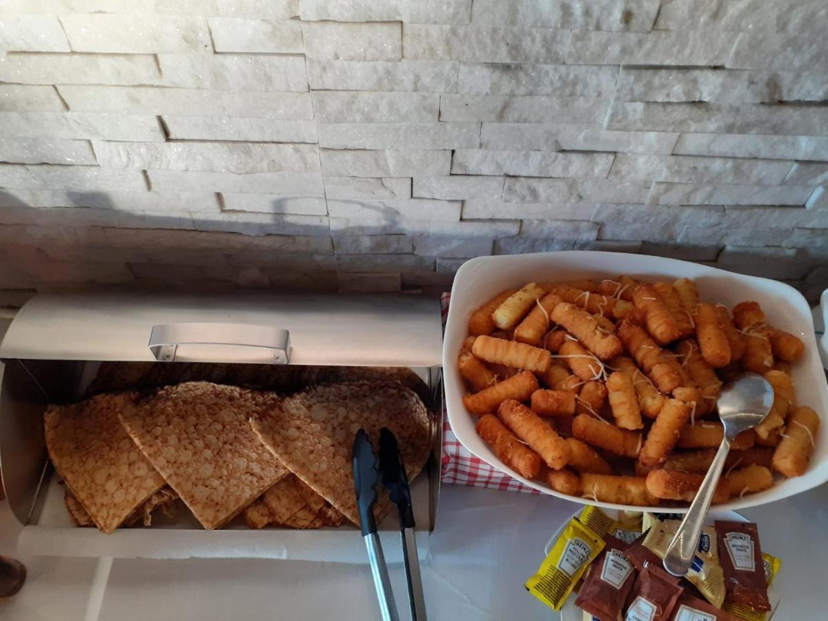 Hostel Peace & Paris