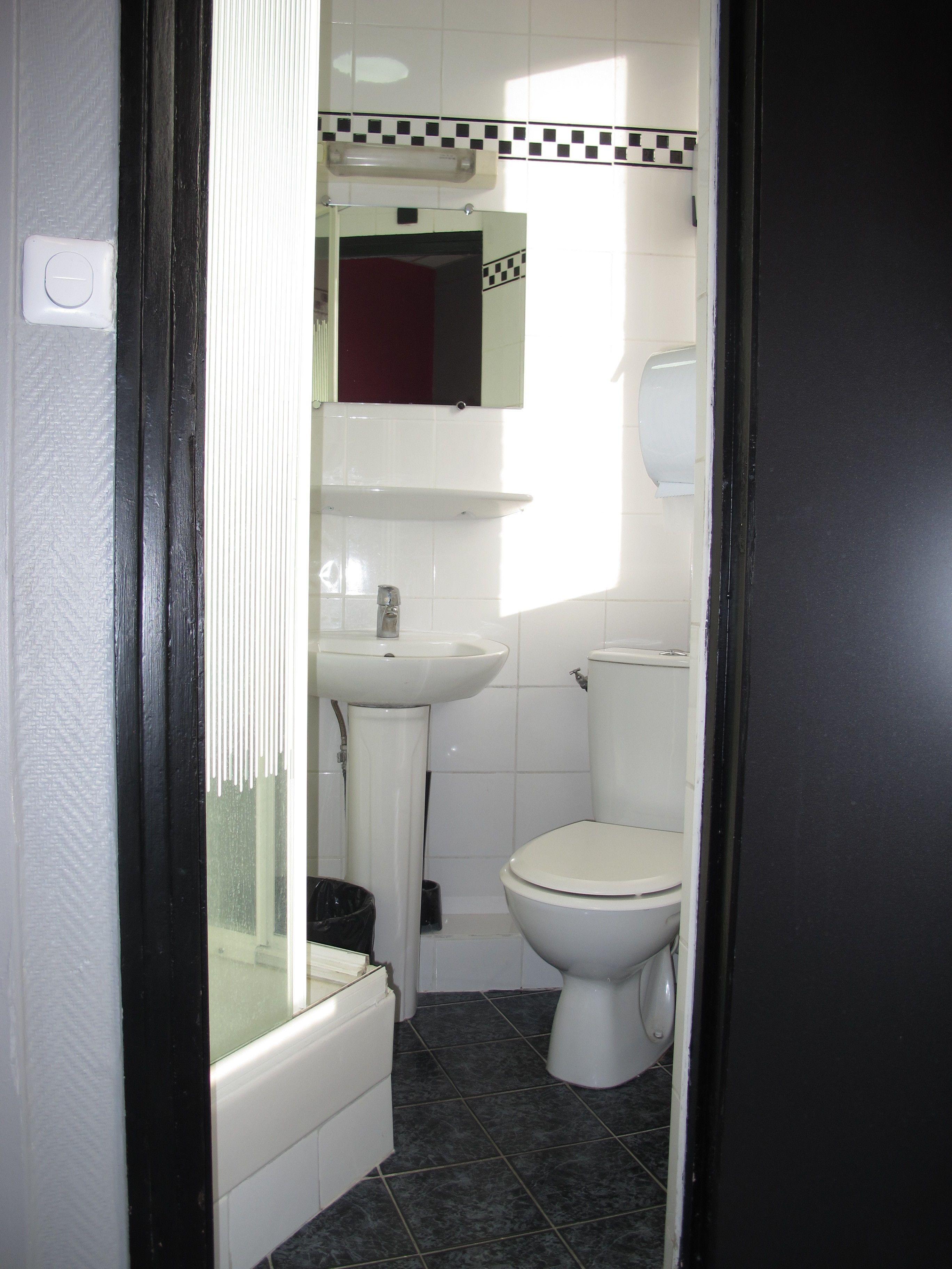 Hostel Peace & Paris